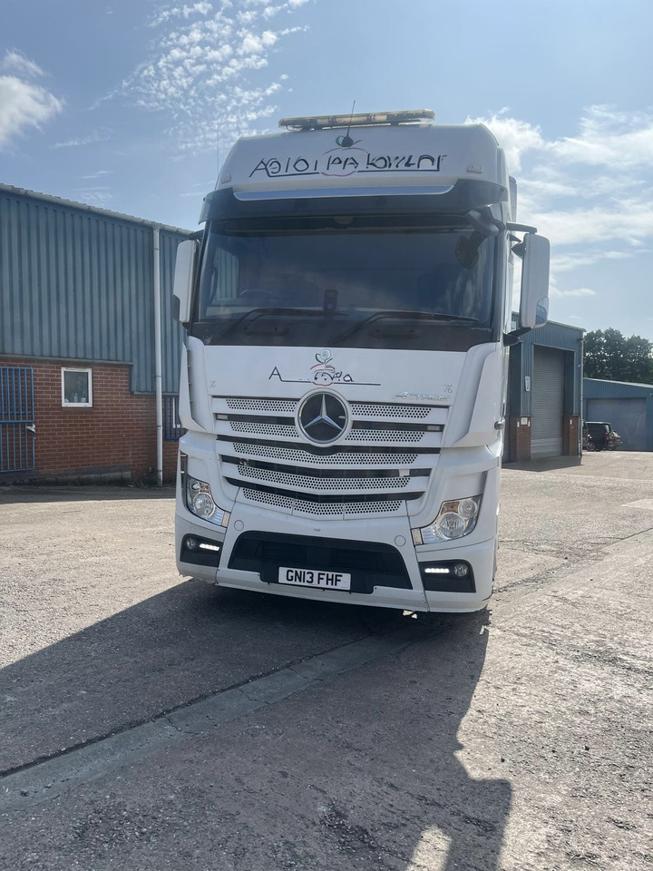 Mercedes Actros 2545 6x2 Tractor Unit - Tahač: obrázek 3 Mercedes Actros 2545 6x2 Tractor Unit - Tahač: obrázek 3