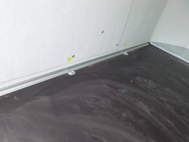 Nový Skříňový přívěs Cheval Liberte Debon Cargo 2 Poly + Türe weiß 1300 kg, 100 km/h, 300x155x168cm: obrázek 8 Nový Skříňový přívěs Cheval Liberte Debon Cargo 2 Poly + Türe weiß 1300 kg, 100 km/h, 300x155x168cm: obrázek 8