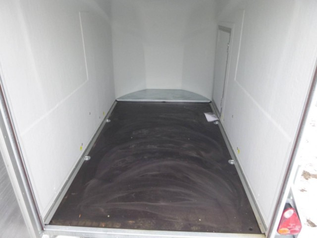 Nový Skříňový přívěs Cheval Liberte Debon Cargo 2 Poly + Türe weiß 1300 kg, 100 km/h, 300x155x168cm: obrázek 9 Nový Skříňový přívěs Cheval Liberte Debon Cargo 2 Poly + Türe weiß 1300 kg, 100 km/h, 300x155x168cm: obrázek 9