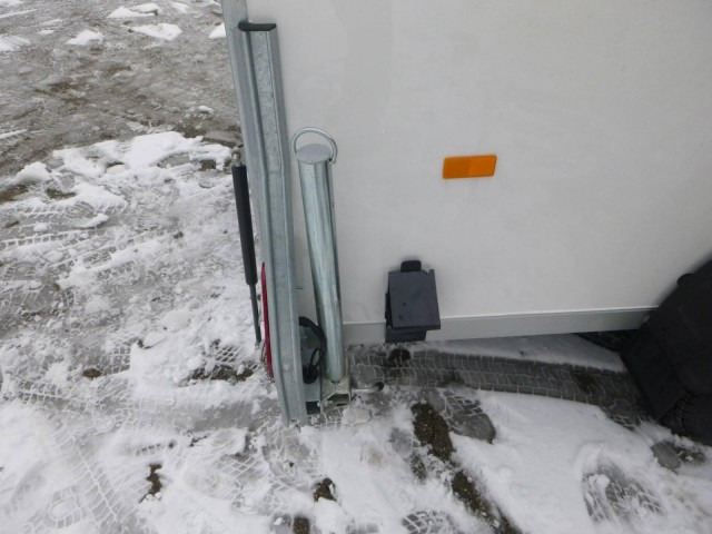 Nový Skříňový přívěs Cheval Liberte Debon Cargo 2 Poly + Türe weiß 1300 kg, 100 km/h, 300x155x168cm: obrázek 14 Nový Skříňový přívěs Cheval Liberte Debon Cargo 2 Poly + Türe weiß 1300 kg, 100 km/h, 300x155x168cm: obrázek 14