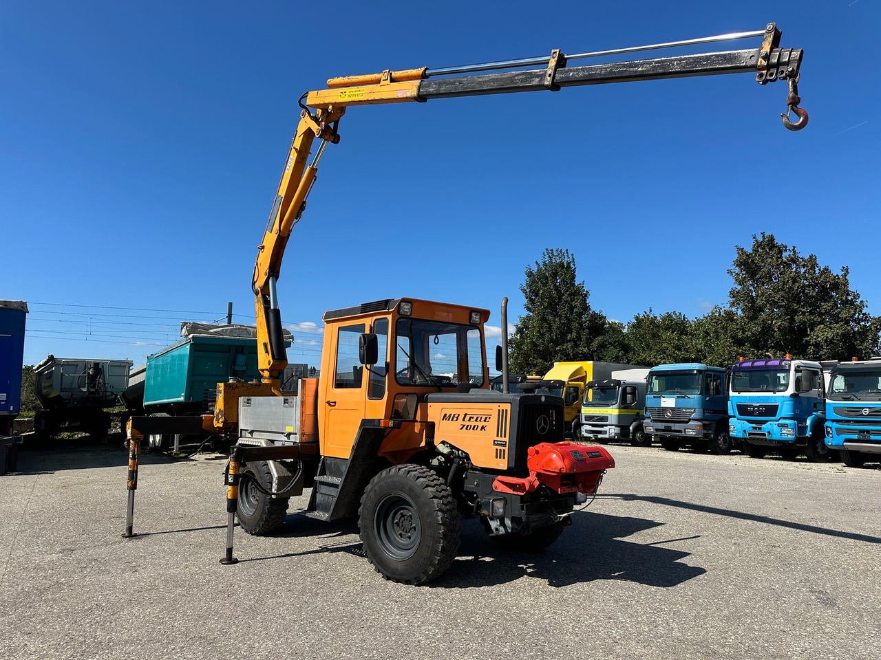 MERCEDES-BENZ MB Trac 700K Brücke-Kran-Seilwinde - Komunální traktor: obrázek 2 MERCEDES-BENZ MB Trac 700K Brücke-Kran-Seilwinde - Komunální traktor: obrázek 2