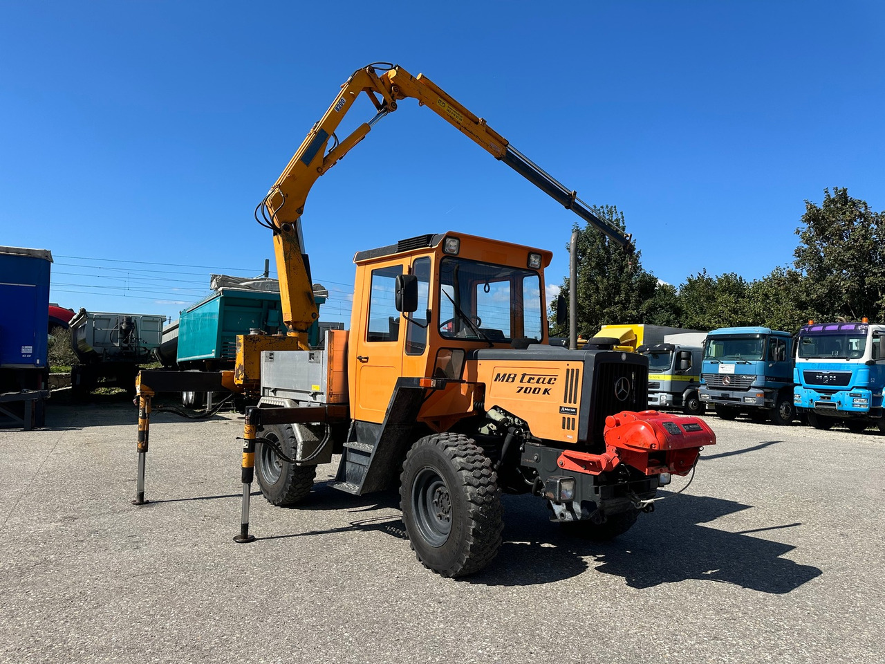 MERCEDES-BENZ MB Trac 700K Brücke-Kran-Seilwinde - Komunální traktor: obrázek 3 MERCEDES-BENZ MB Trac 700K Brücke-Kran-Seilwinde - Komunální traktor: obrázek 3