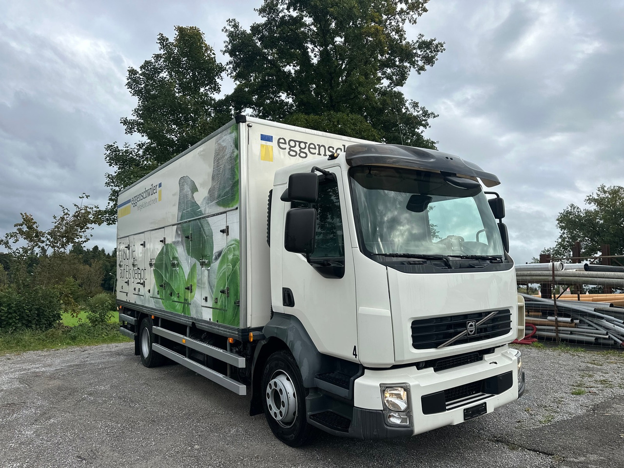 VOLVO Volvo FLL 240 4x2 Tiefkühler - Chladírenský nákladní automobil: obrázek 3 VOLVO Volvo FLL 240 4x2 Tiefkühler - Chladírenský nákladní automobil: obrázek 3