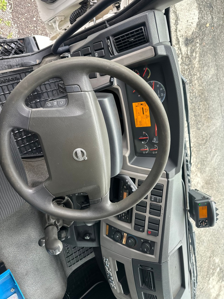 VOLVO Volvo FLL 240 4x2 Tiefkühler - Chladírenský nákladní automobil: obrázek 4 VOLVO Volvo FLL 240 4x2 Tiefkühler - Chladírenský nákladní automobil: obrázek 4