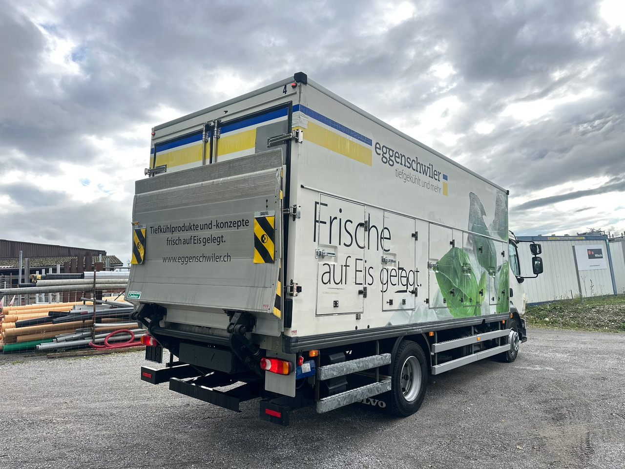 VOLVO Volvo FLL 240 4x2 Tiefkühler - Chladírenský nákladní automobil: obrázek 5 VOLVO Volvo FLL 240 4x2 Tiefkühler - Chladírenský nákladní automobil: obrázek 5