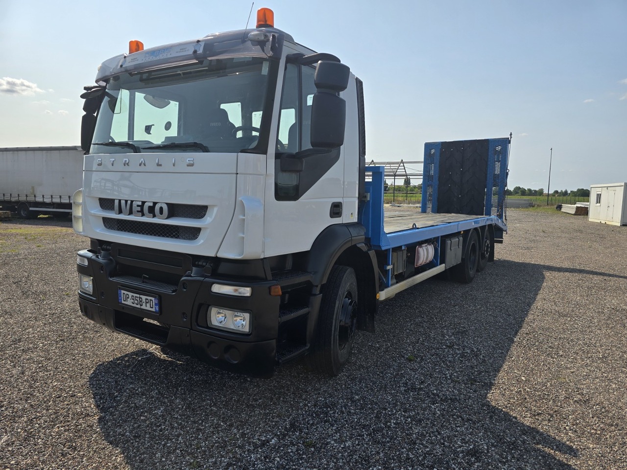 IVECO 260S33 - Přepravník automobilů: obrázek 1 IVECO 260S33 - Přepravník automobilů: obrázek 1
