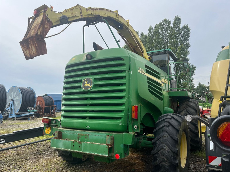 John Deere 7700 - Sklízecí řezačka: obrázek 4 John Deere 7700 - Sklízecí řezačka: obrázek 4