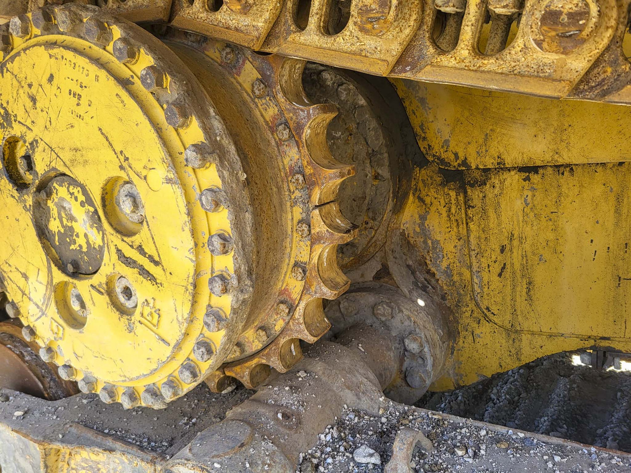 Buldozer CATERPILLAR D6R: obrázek 17