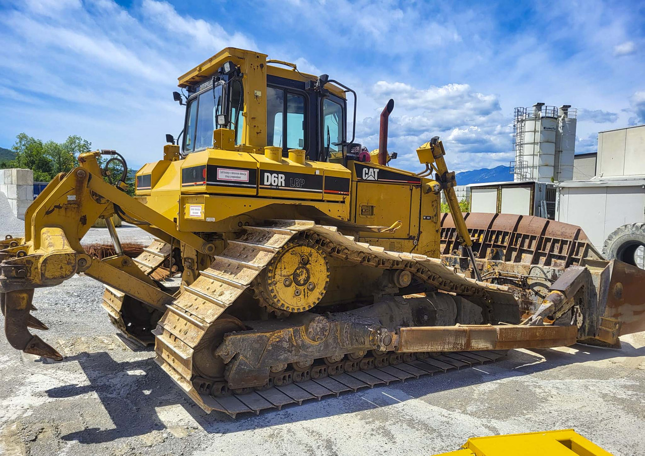 CATERPILLAR D6R - Buldozer: obrázek 4 CATERPILLAR D6R - Buldozer: obrázek 4