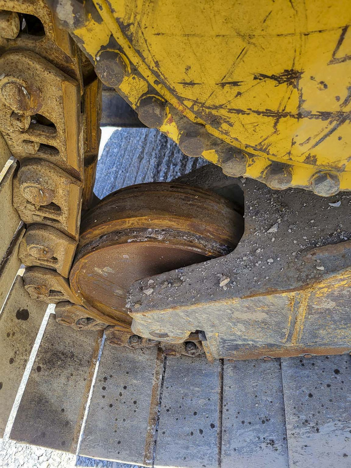 Buldozer CATERPILLAR D6R: obrázek 16