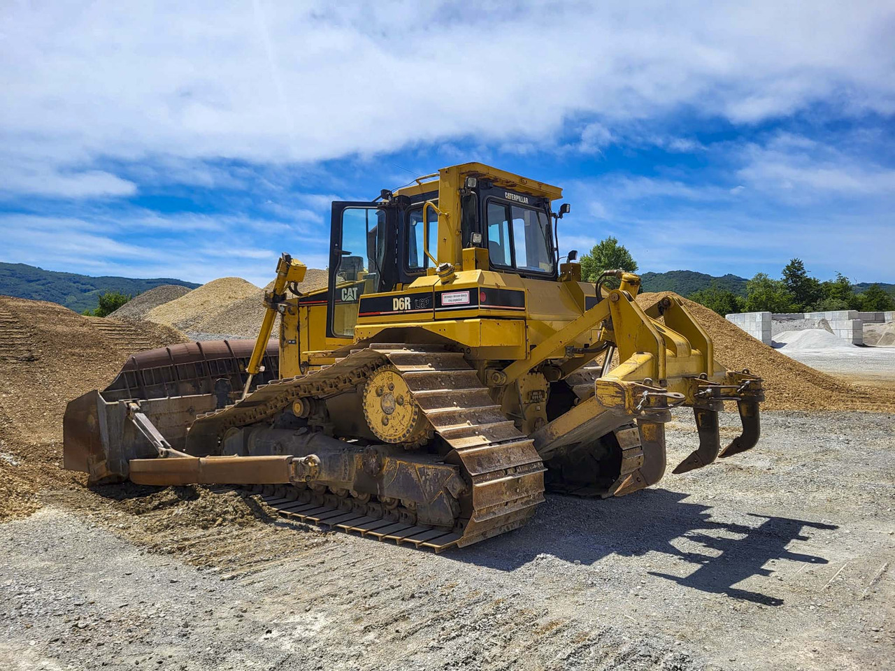 Buldozer Caterpillar D6R: obrázek 7