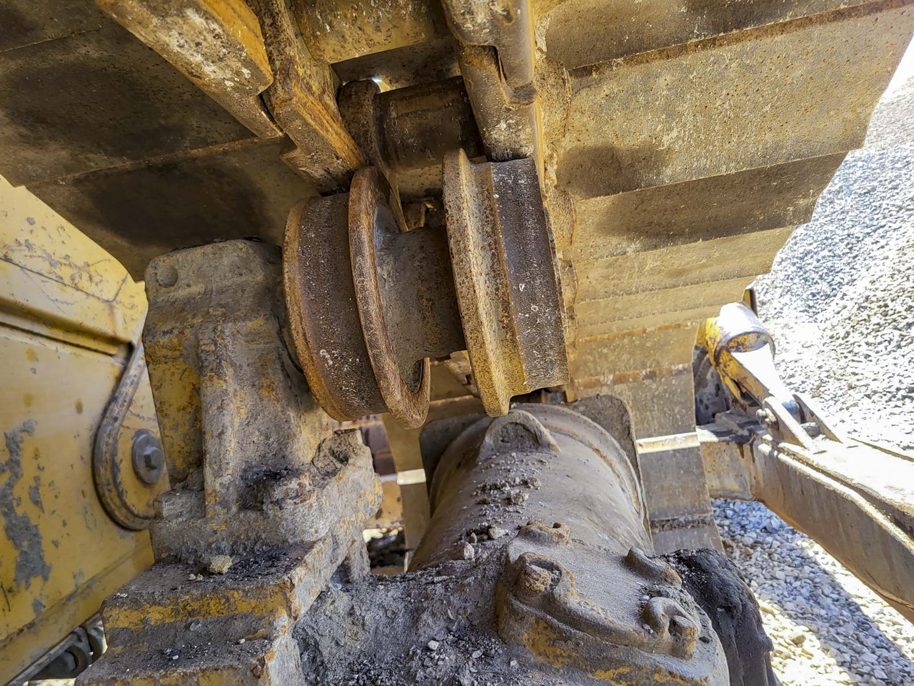 Buldozer Caterpillar D6R: obrázek 15