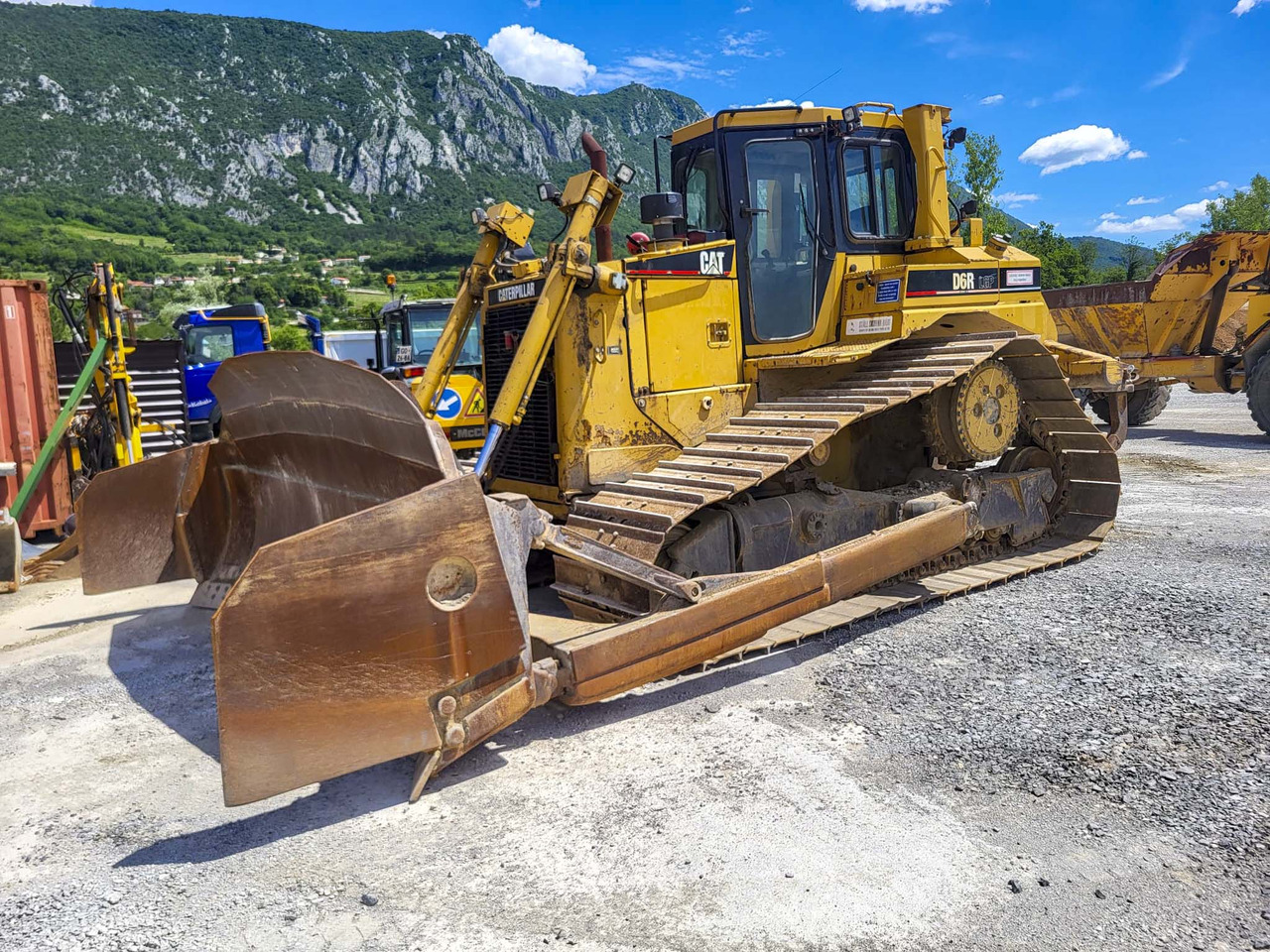 Caterpillar D6R - Buldozer: obrázek 1 Caterpillar D6R - Buldozer: obrázek 1