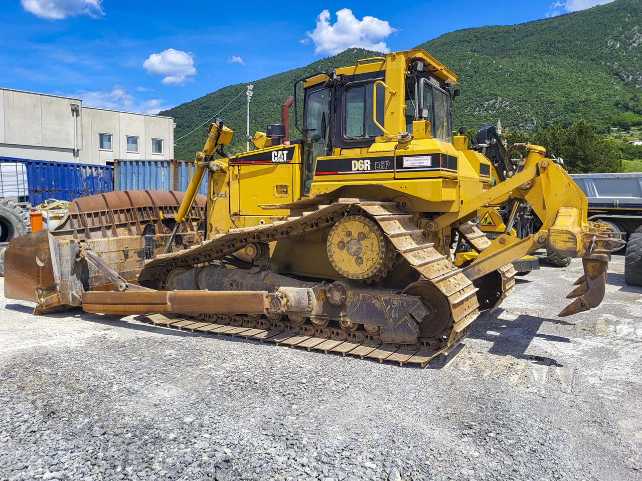 Caterpillar D6R - Buldozer: obrázek 3 Caterpillar D6R - Buldozer: obrázek 3