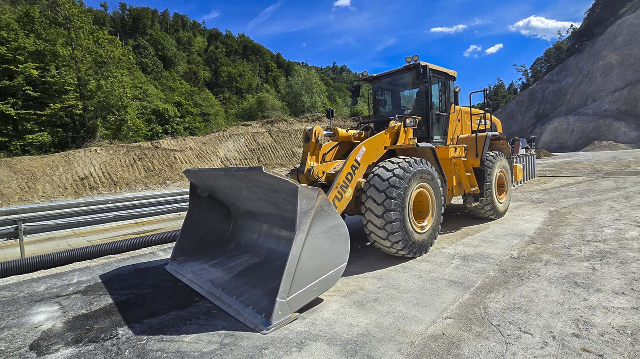 HYUNDAI HL970 - Kolový nakladač: obrázek 1 HYUNDAI HL970 - Kolový nakladač: obrázek 1