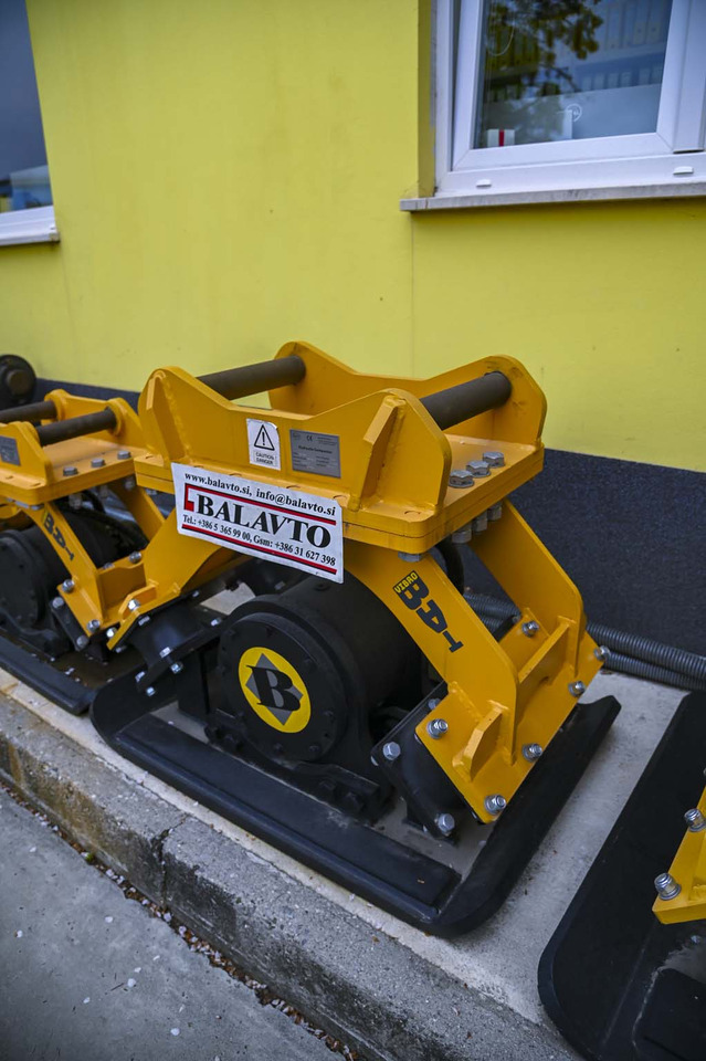 Plate compactor VIBROBAT 06 - Příslušenství pro Rýpadlo: obrázek 4 Plate compactor VIBROBAT 06 - Příslušenství pro Rýpadlo: obrázek 4