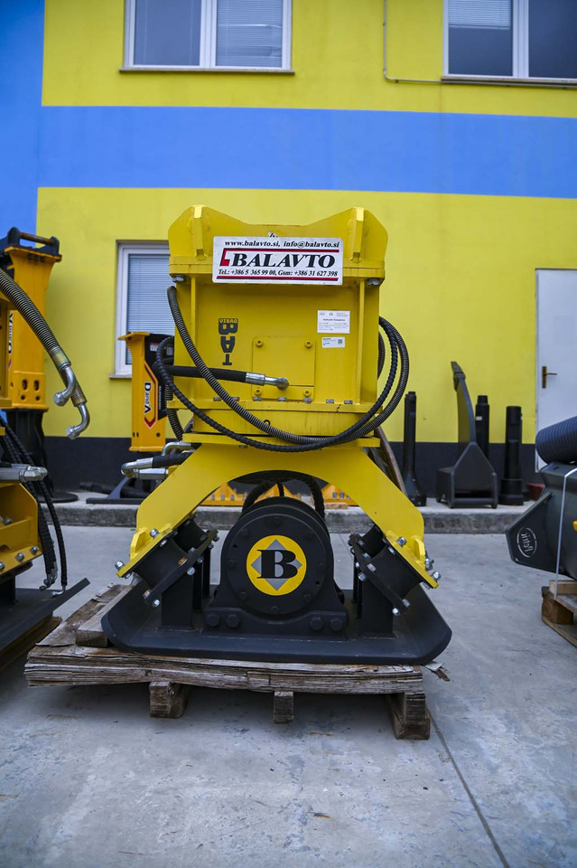 Plate compactor VIBROBAT 06 with rotator - Příslušenství pro Rýpadlo: obrázek 2 Plate compactor VIBROBAT 06 with rotator - Příslušenství pro Rýpadlo: obrázek 2