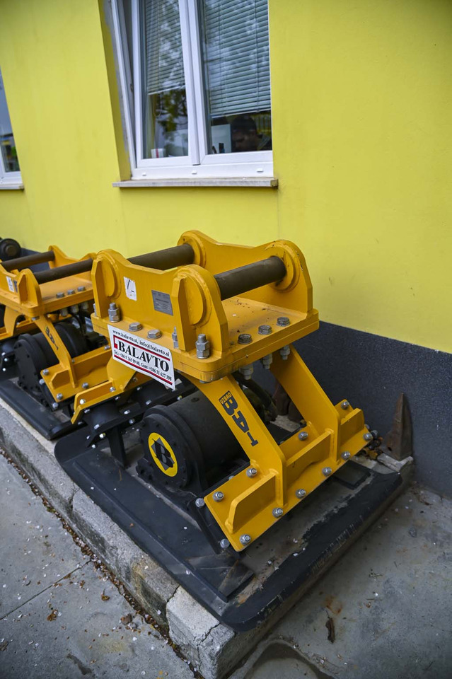 Plate compactor VIBROBAT 08 - Příslušenství pro Rýpadlo: obrázek 4 Plate compactor VIBROBAT 08 - Příslušenství pro Rýpadlo: obrázek 4