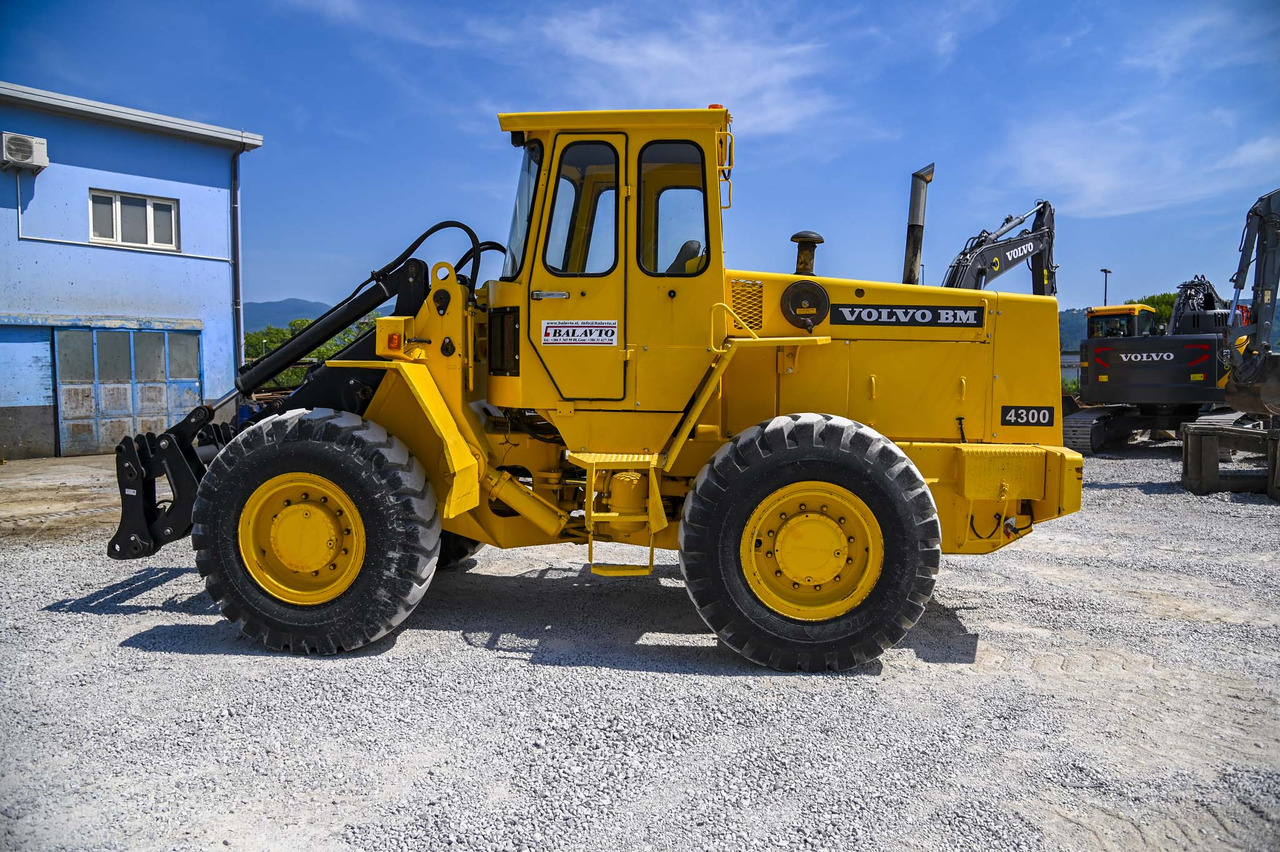 VOLVO BM4300 - Kolový nakladač: obrázek 4 VOLVO BM4300 - Kolový nakladač: obrázek 4