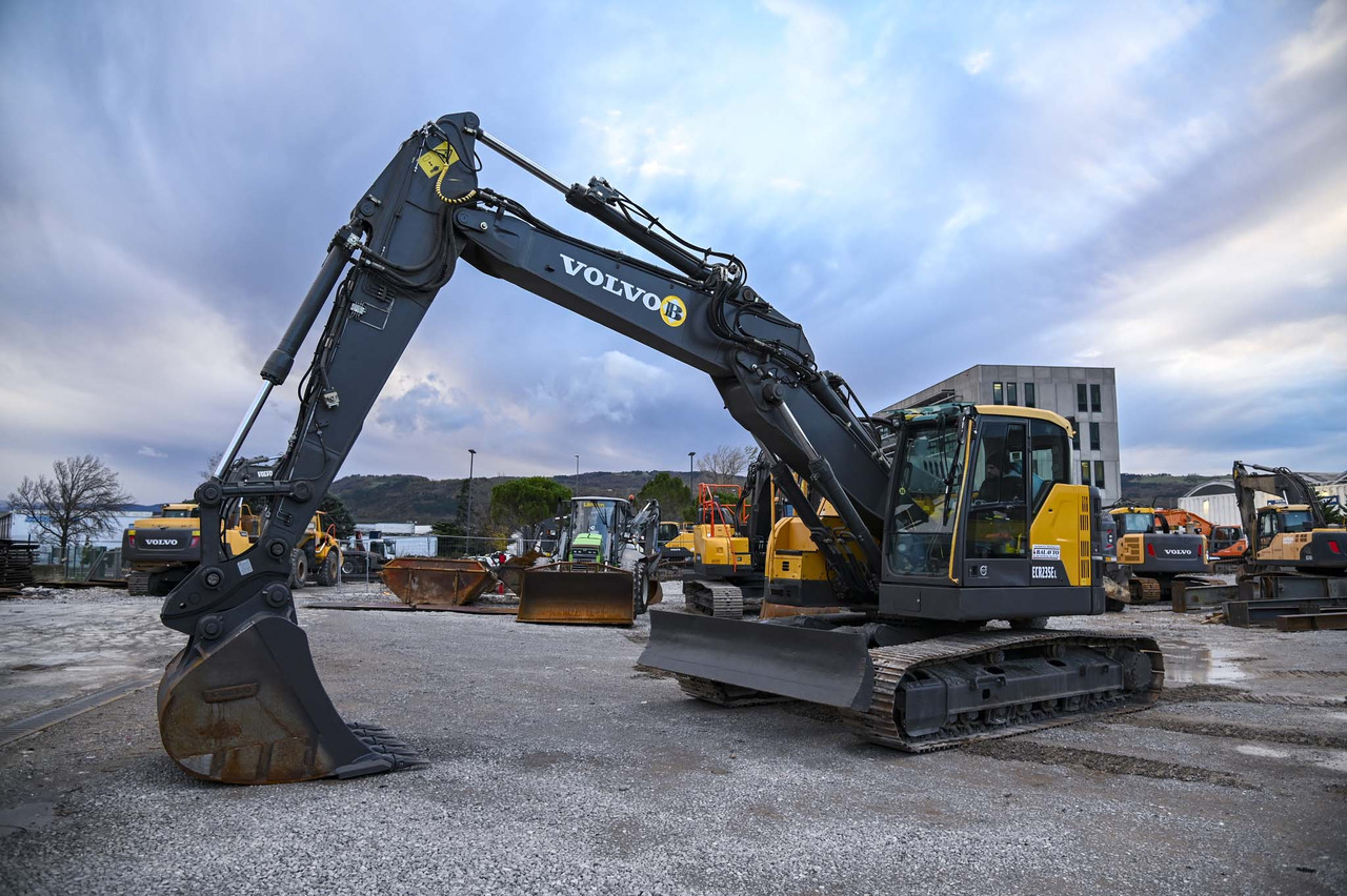 VOLVO ECR235EL - Pásové rýpadlo: obrázek 2 VOLVO ECR235EL - Pásové rýpadlo: obrázek 2