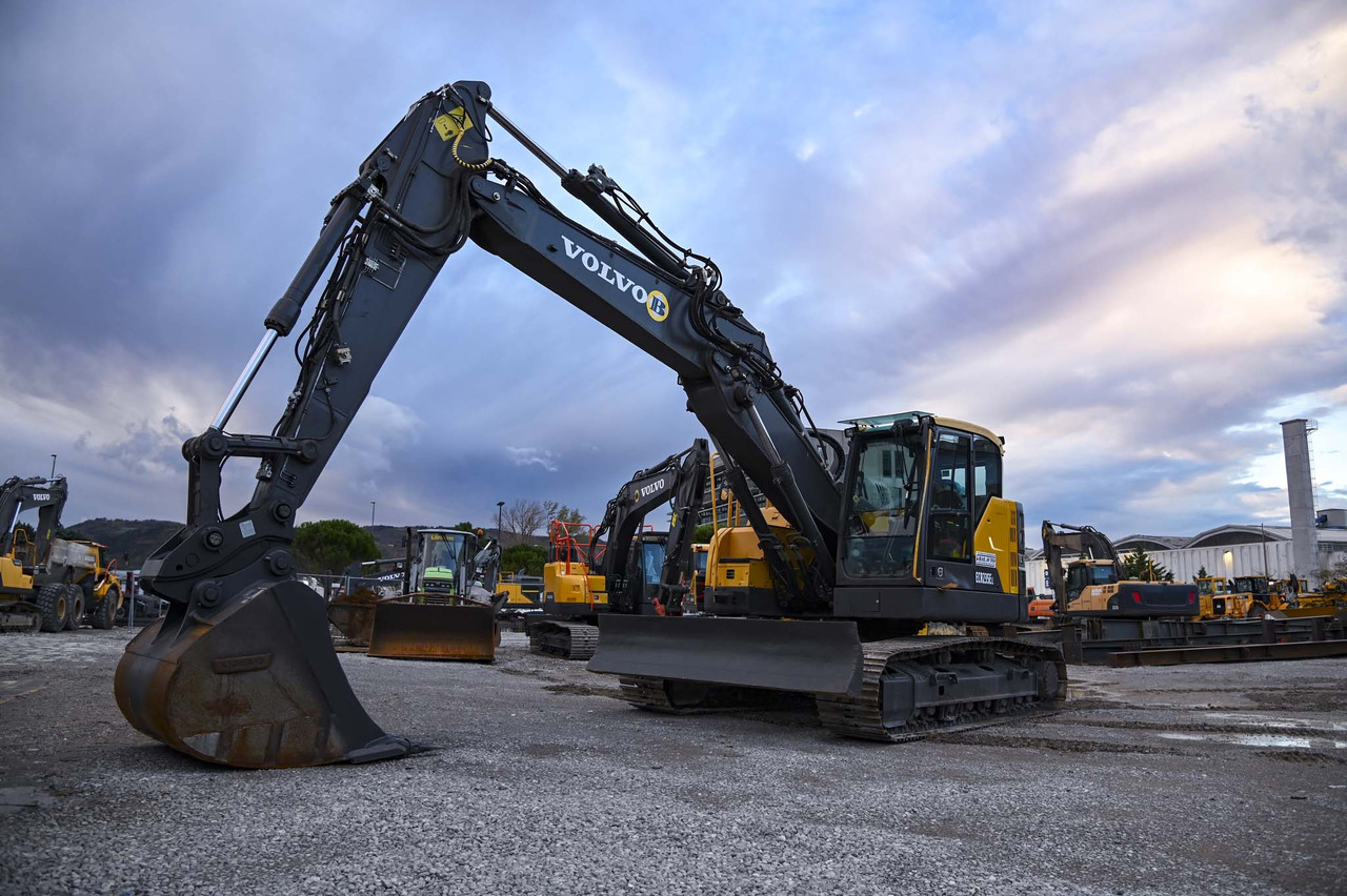 VOLVO ECR235EL - Pásové rýpadlo: obrázek 1 VOLVO ECR235EL - Pásové rýpadlo: obrázek 1