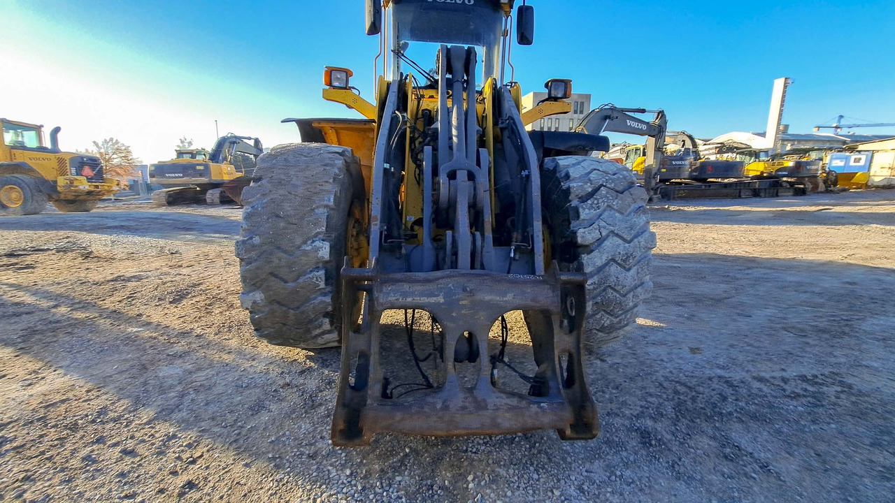 VOLVO L120E - Kolový nakladač: obrázek 2 VOLVO L120E - Kolový nakladač: obrázek 2