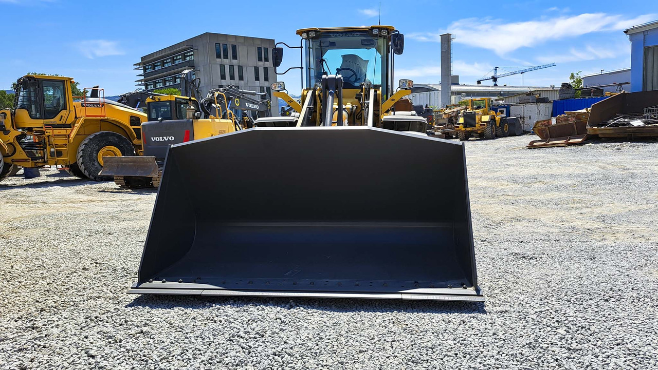 Kolový nakladač VOLVO L120H: obrázek 12