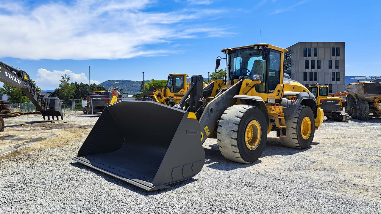 Kolový nakladač VOLVO L120H: obrázek 13