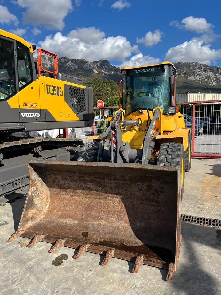 VOLVO L35B - Kolový nakladač: obrázek 2 VOLVO L35B - Kolový nakladač: obrázek 2