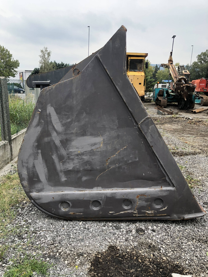 Verachtert loader bucket 4200 mm Volvo - Nakládací lžíce: obrázek 4 Verachtert loader bucket 4200 mm Volvo - Nakládací lžíce: obrázek 4