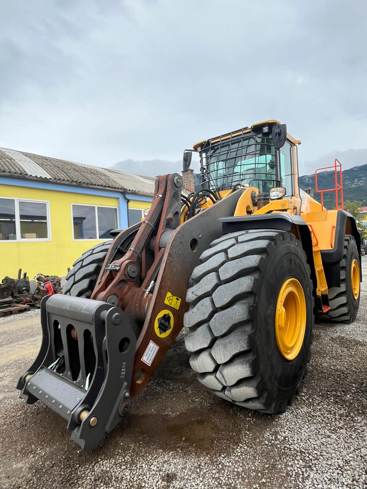 Volvo L220H - Kolový nakladač: obrázek 2 Volvo L220H - Kolový nakladač: obrázek 2