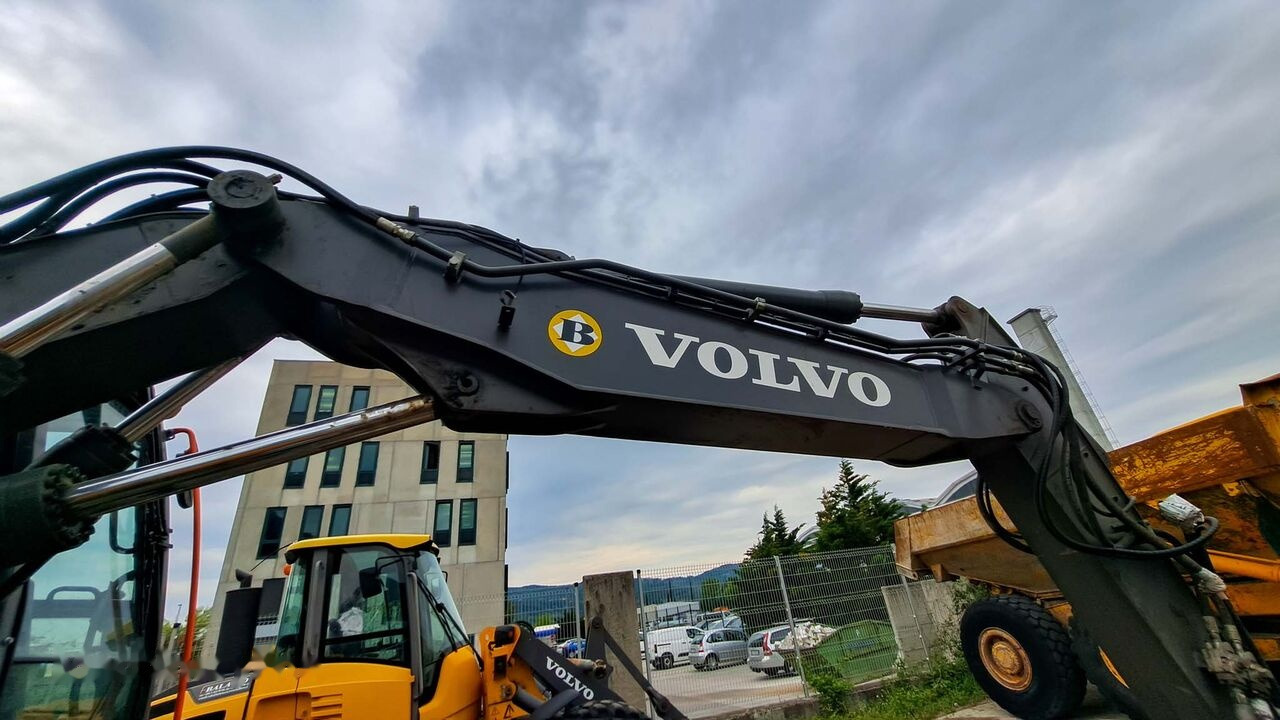 Volvo boom arm 14693314 Volvo EWR150E - Výložník pro Rýpadlo: obrázek 1 Volvo boom arm 14693314 Volvo EWR150E - Výložník pro Rýpadlo: obrázek 1