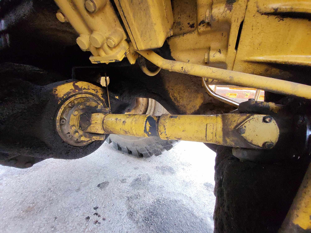 Volvo drive shaft - Poloosa pro Nakladač: obrázek 1 Volvo drive shaft - Poloosa pro Nakladač: obrázek 1