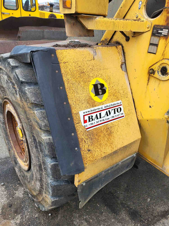 Volvo front fenders - Křídlo pro Nakladač: obrázek 3 Volvo front fenders - Křídlo pro Nakladač: obrázek 3