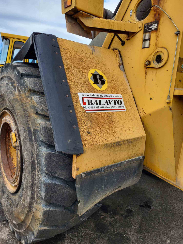 Volvo front fenders - Křídlo pro Nakladač: obrázek 4 Volvo front fenders - Křídlo pro Nakladač: obrázek 4
