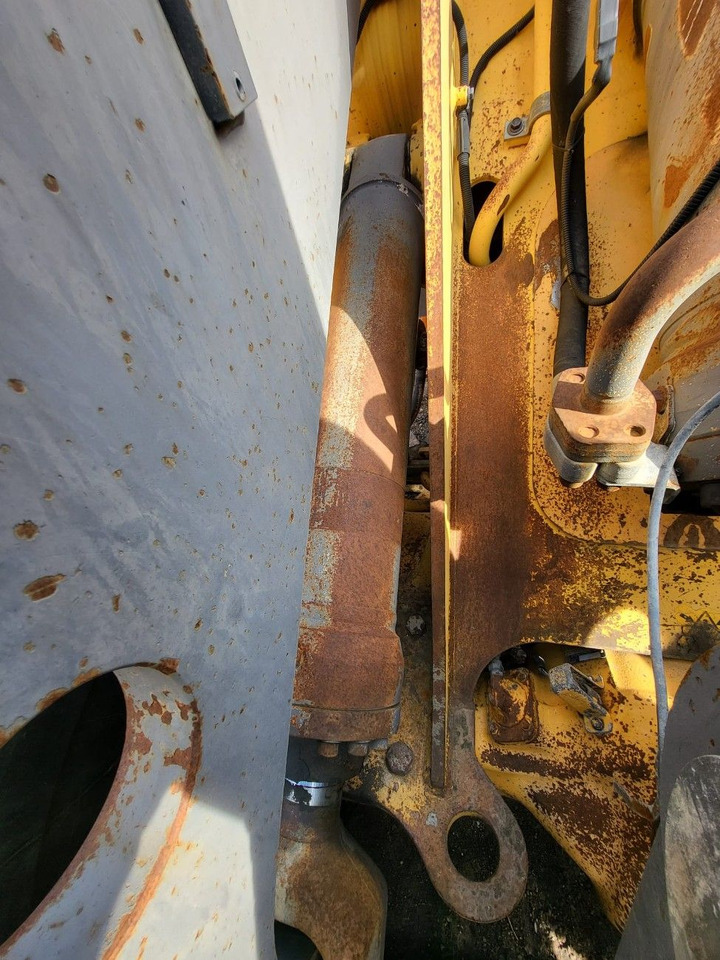 Volvo lifting hydraulic cylinder - Hydraulický válec pro Kolový nakladač: obrázek 2 Volvo lifting hydraulic cylinder - Hydraulický válec pro Kolový nakladač: obrázek 2