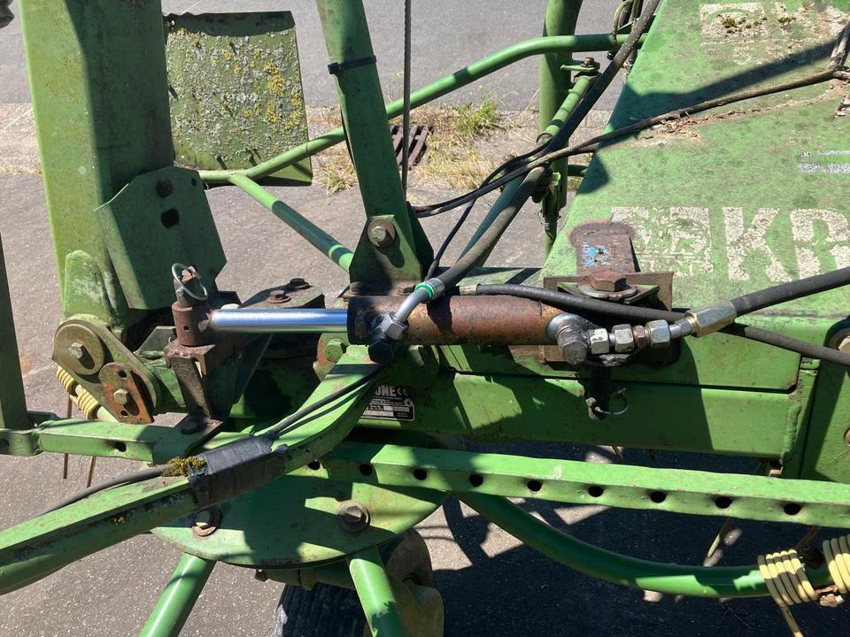 Krone KW 5.50 Wender, Heuer, Zetter hydr. Grenzstreueinrichtung - Obraceč/ Shrnovač: obrázek 4 Krone KW 5.50 Wender, Heuer, Zetter hydr. Grenzstreueinrichtung - Obraceč/ Shrnovač: obrázek 4
