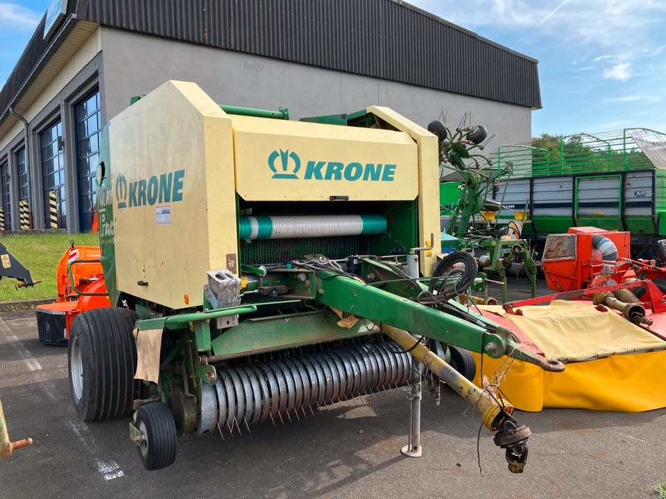 Krone Rundballenpresse VP 1500 MC Schneidwerk Netzbindung - Lis na válcové balíky: obrázek 1 Krone Rundballenpresse VP 1500 MC Schneidwerk Netzbindung - Lis na válcové balíky: obrázek 1