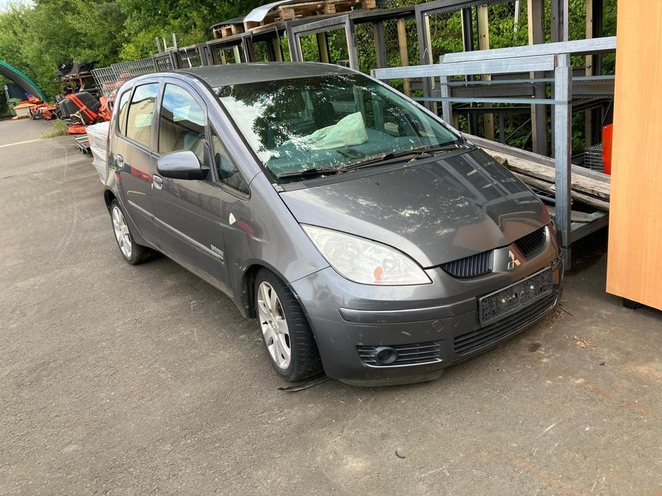 Mitsubishi Colt Unfallfahrzeug - Osobní auto: obrázek 1 Mitsubishi Colt Unfallfahrzeug - Osobní auto: obrázek 1