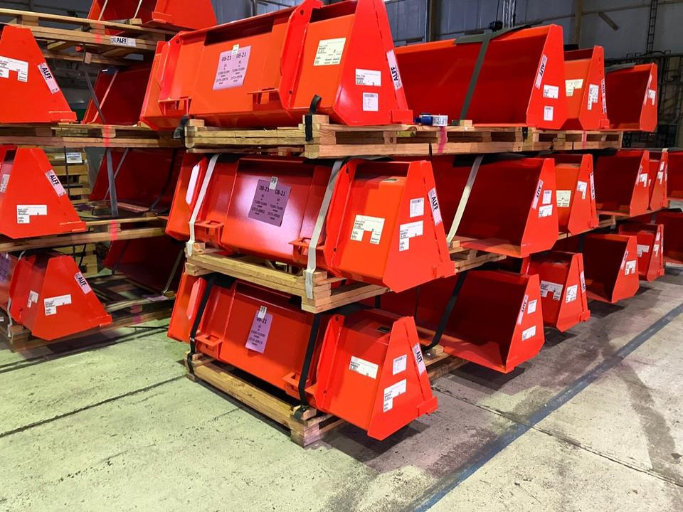 Schaufel Skid Steer 1,80m für Bobcat, Kubota, Solis, Branson - Nakládací lžíce: obrázek 5 Schaufel Skid Steer 1,80m für Bobcat, Kubota, Solis, Branson - Nakládací lžíce: obrázek 5