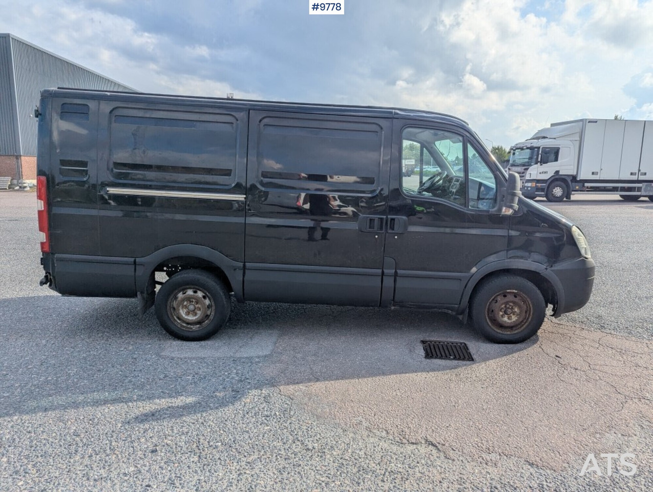 Furgon Box Truck Iveco Daily 29L12A V-300: obrázek 9