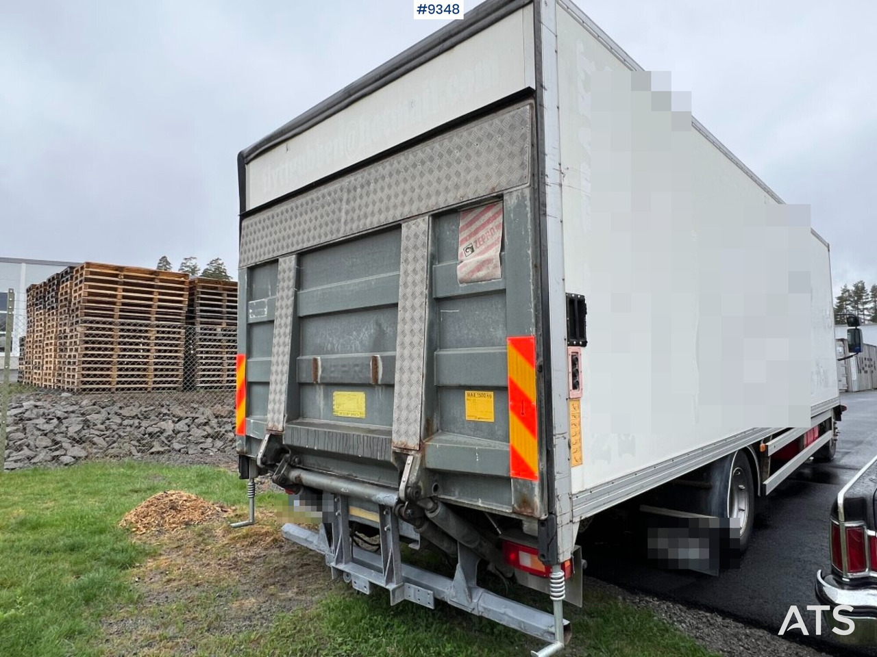 Box Truck Volvo FL6 4X2 with tail lift - Skříňový nákladní auto: obrázek 4 Box Truck Volvo FL6 4X2 with tail lift - Skříňový nákladní auto: obrázek 4