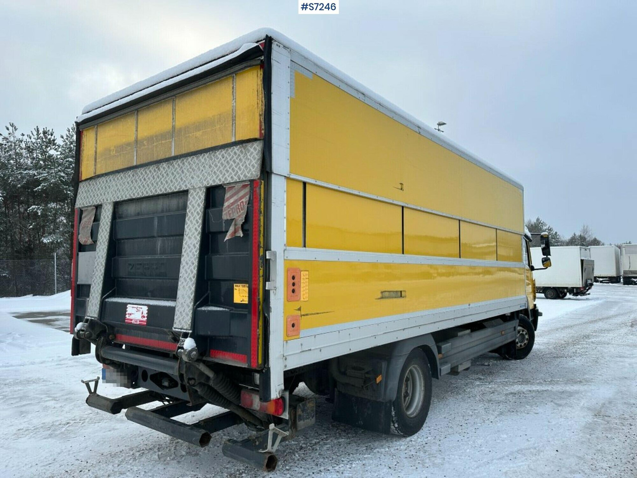 Box truck Mercedes Benz Atego 1523 with high and sinkable roof - Skříňový nákladní auto: obrázek 3 Box truck Mercedes Benz Atego 1523 with high and sinkable roof - Skříňový nákladní auto: obrázek 3