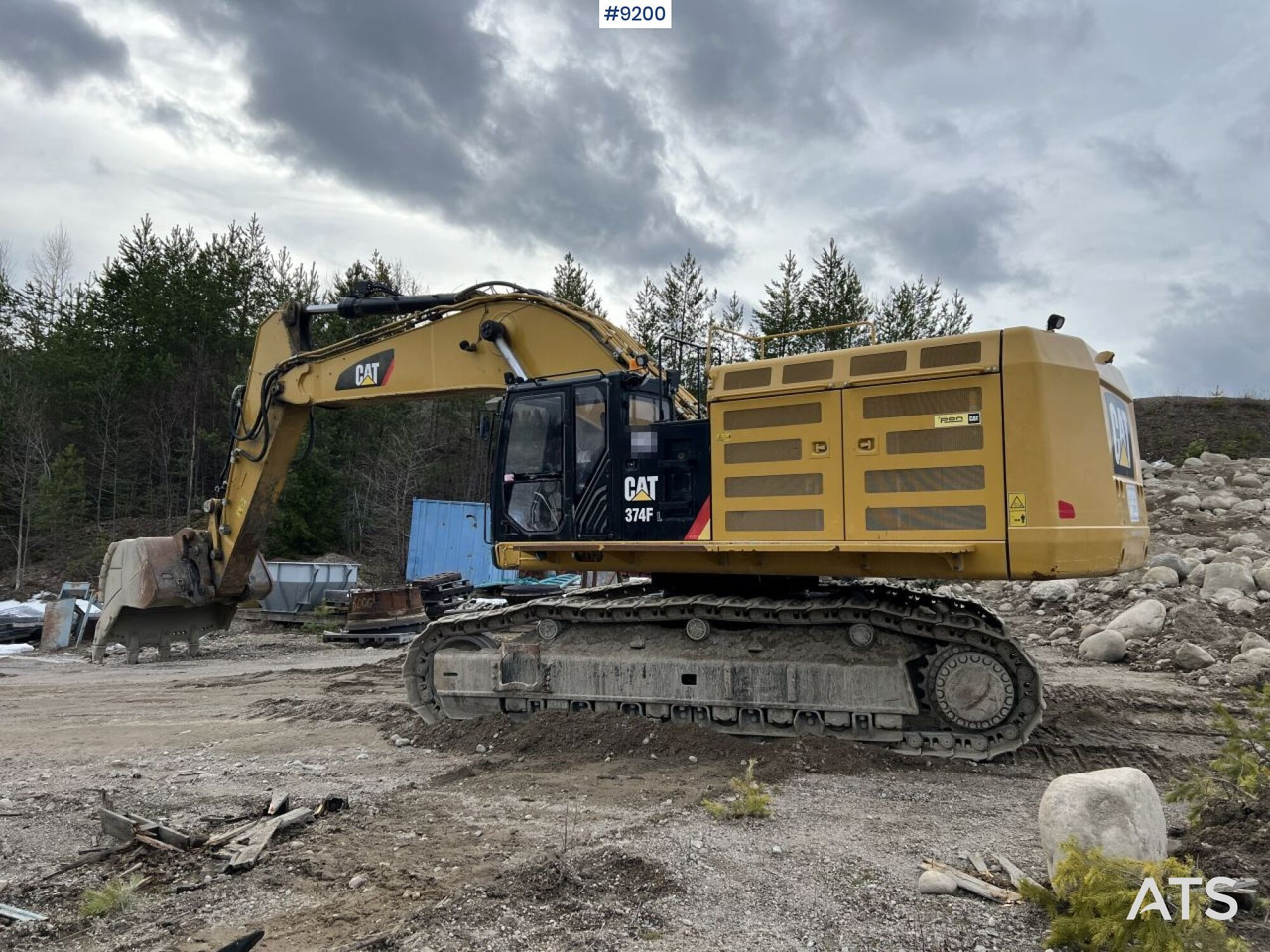 CAT 374 FL crawler excavator with bucket (VIDEO) - Rýpadlo: obrázek 2 CAT 374 FL crawler excavator with bucket (VIDEO) - Rýpadlo: obrázek 2
