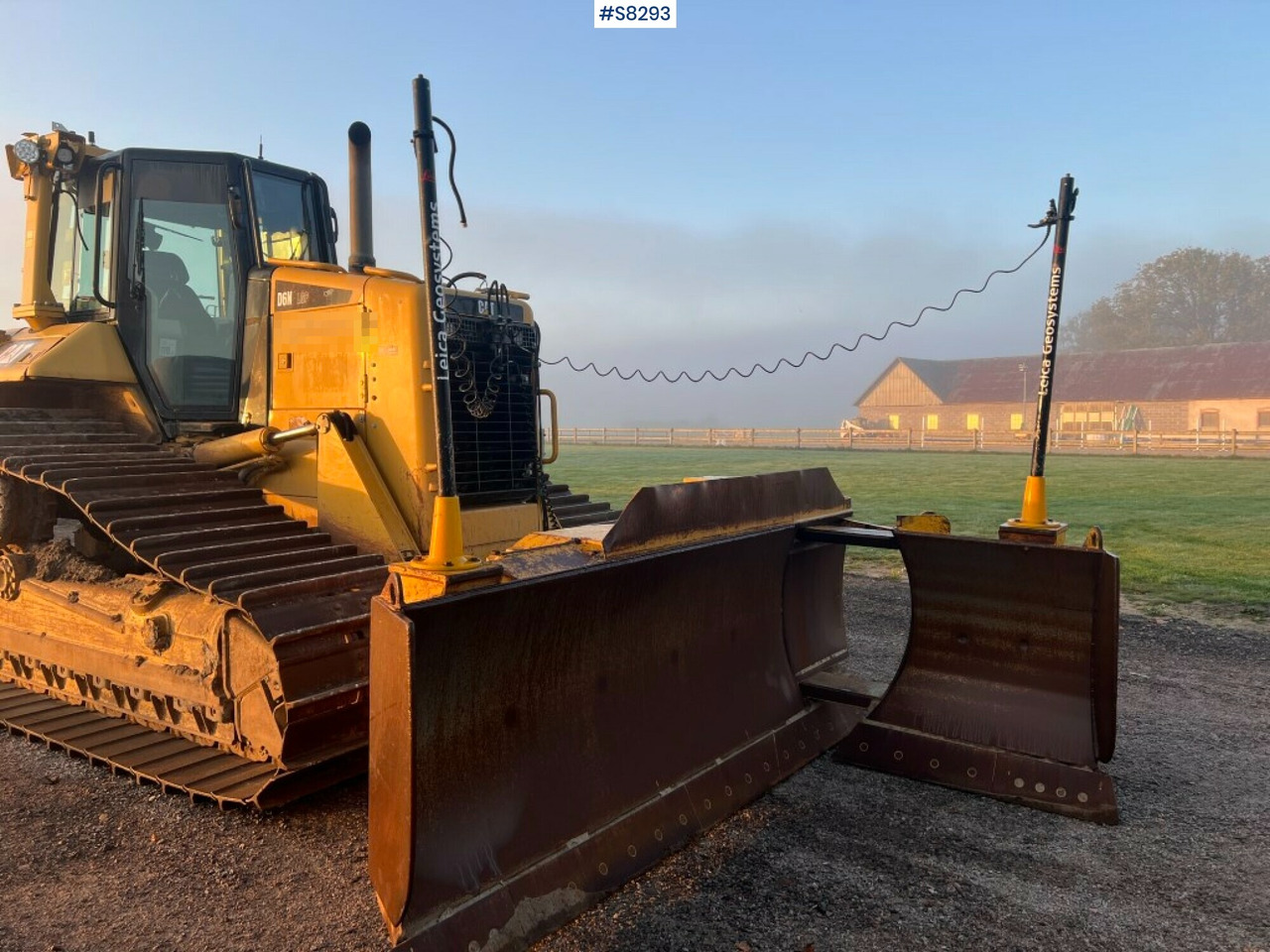 CAT CRAWLER DOZER D6N LGP with Icon gps80 Leica digging system (SEE VIDEO) - Buldozer: obrázek 3 CAT CRAWLER DOZER D6N LGP with Icon gps80 Leica digging system (SEE VIDEO) - Buldozer: obrázek 3