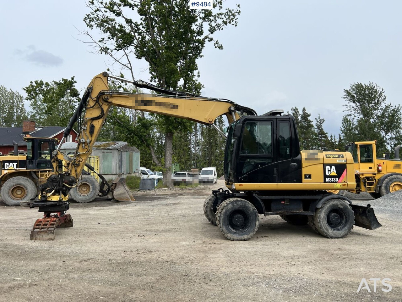 CAT M313D with tipping wagon and attachments (VIDEO) - Kolesové rýpadlo: obrázek 2 CAT M313D with tipping wagon and attachments (VIDEO) - Kolesové rýpadlo: obrázek 2