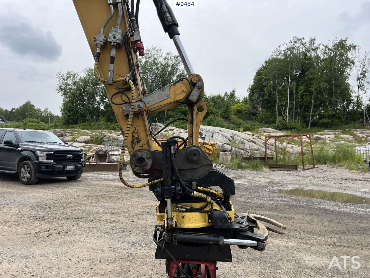 Kolesové rýpadlo CAT M313D with tipping wagon and attachments (VIDEO): obrázek 17