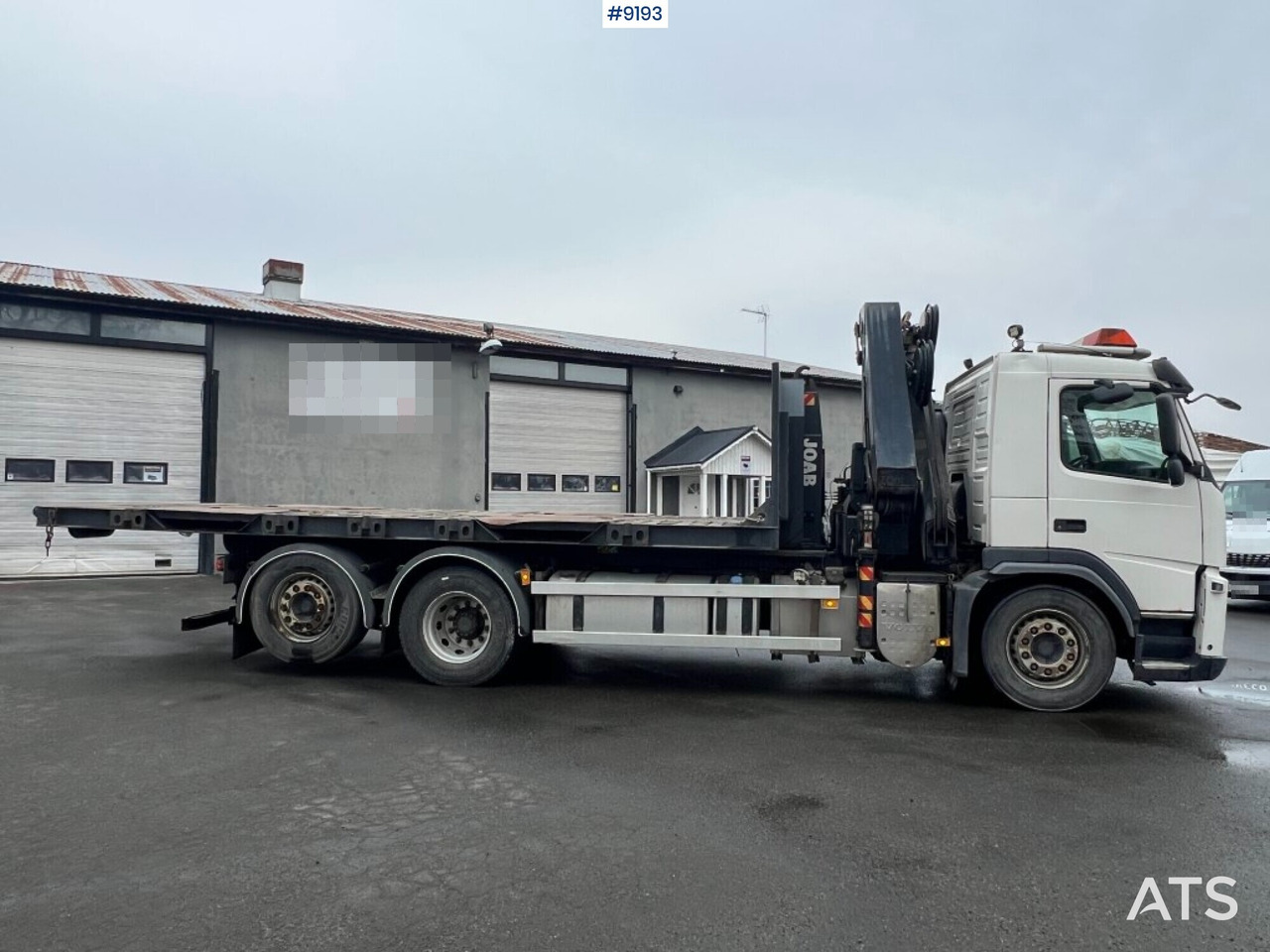 Crane truck VOLVO FM 6*2 with Flatbed and Gravel flatbed (See Video) - Auto s hydraulickou rukou: obrázek 3 Crane truck VOLVO FM 6*2 with Flatbed and Gravel flatbed (See Video) - Auto s hydraulickou rukou: obrázek 3