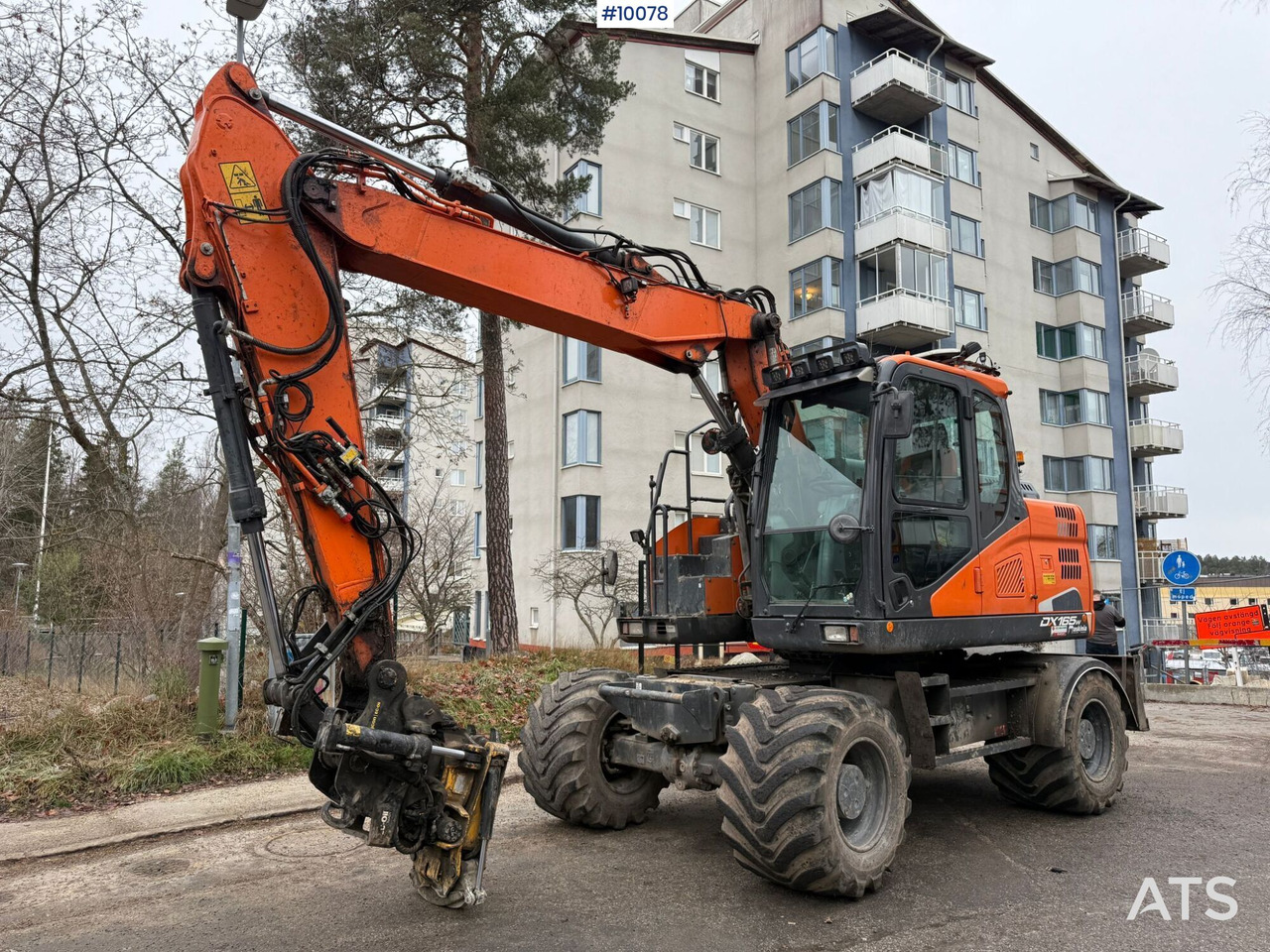 Doosan DX165W-5 Wheeled excavator (VIDEO) - Kolesové rýpadlo: obrázek 1 Doosan DX165W-5 Wheeled excavator (VIDEO) - Kolesové rýpadlo: obrázek 1