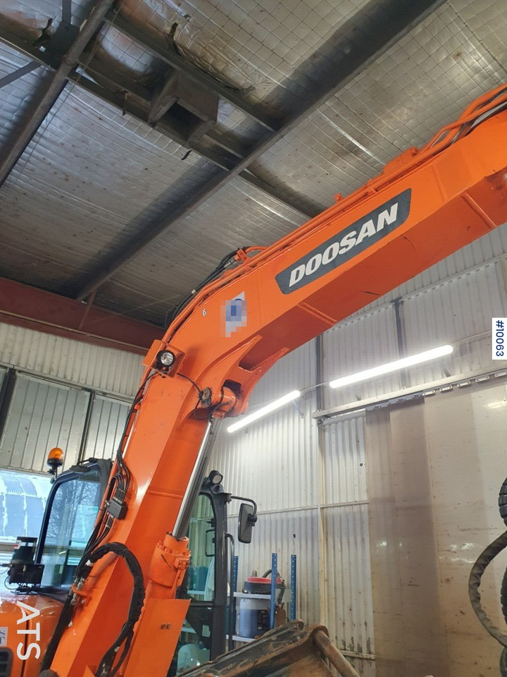 Doosan DX85R-3 Crawler Excavator with tiltrotator and attachments leasing Doosan DX85R-3 Crawler Excavator with tiltrotator and attachments: obrázek 7 Doosan DX85R-3 Crawler Excavator with tiltrotator and attachments leasing Doosan DX85R-3 Crawler Excavator with tiltrotator and attachments: obrázek 7